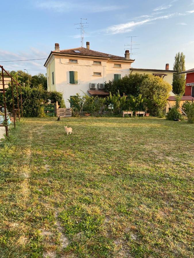 Отель Casa Porto Vecchio Пескьера-дель-Гарда Экстерьер фото