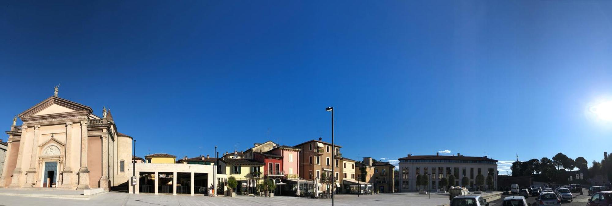 Отель Casa Porto Vecchio Пескьера-дель-Гарда Экстерьер фото
